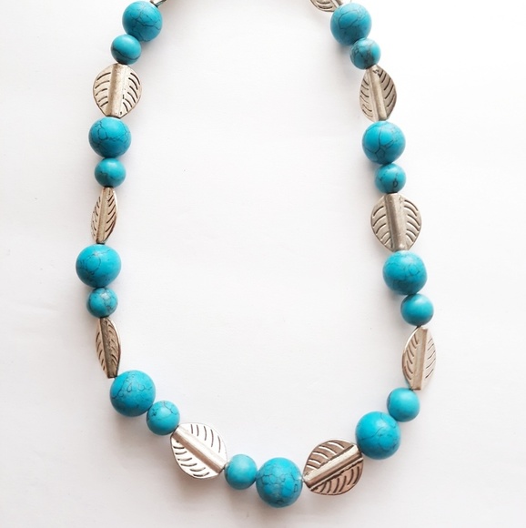 Vintage Chalk Turquoise & Leaf Beaded Necklace - Picture 2 of 7
